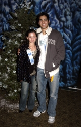 Photos de Mackenzie Rosman - Hollywood Christmas Parade 11.27.2005 - 15
